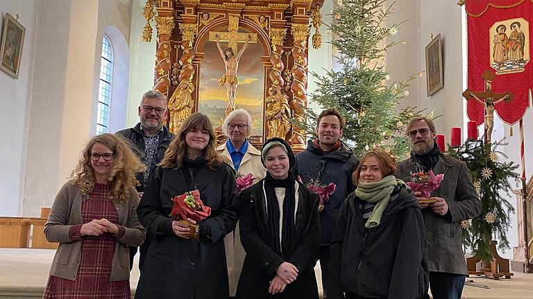 Christiane Müller (Propstei Wechterswinkel), Klaus Dippel, Mia Neff (Teilnehmerin),Elke Böhm (Jury), Marie Münzer (Preisträgerin-Bischoffsheim), Paul Diestel (Jury), Sophie Weingärtner (Publikumspreis-Flensburg), Herwig Kemmerich, weitere Teilnehmer nicht im Bild: David Reers (Empfertshausen), Samuel Ossenberg (Oberammergau), Jiri Willemen (Garmisch-Partenkirchen), Zorana Engler (Freiburg) Christiane Müller (Propstei Wechterswinkel), Klaus Dippel, Mia Neff (Teilnehmerin),Elke Böhm (Jury), Marie Münzer (Preisträgerin-Bischoffsheim), Paul Diestel (Jury), Sophie Weingärtner (Publikumspreis-Flensburg), Herwig Kemmerich, weitere Teilnehmer nicht im Bild: David Reers (Empfertshausen), Samuel Ossenberg (Oberammergau), Jiri Willemen (Garmisch-Partenkirchen), Zorana Engler (Freiburg)