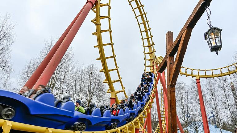 Das Freizeit-Land Geiselwind lädt in den Ferien zum Winterwunderland ein. Das Freizeit-Land Geiselwind lädt in den Ferien zum Winterwunderland ein.