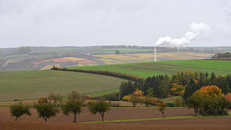 18 Hektar ist die Hochfläche auf dem Ochsenfurter Dümmersberg groß, auf der in den nächsten Jahrzehnten Wohnraum für bis zu 1200 Einwohner entstehen soll.