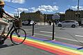 So leuchtete der Pride-Regenbogen vor der Würzburger Residenz ursprünglich. Nachdem er mit einer Deutschlandflagge übermalt wurde, ist kaum mehr was davon übrig