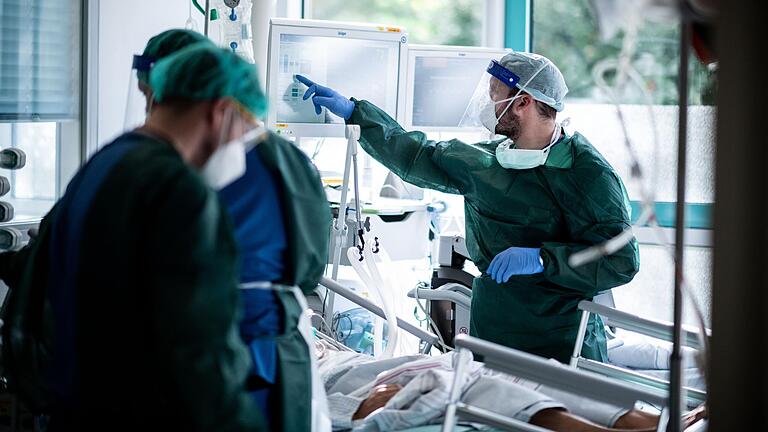 Die Zahl der Menschen aus dem Landkreis Haßberge, die mit einer Coronainfektion im Krankenhaus behandelt werden müssen, ist in den vergangenen Tagen auf 18 angestiegen. Die Zahl der Menschen aus dem Landkreis Haßberge, die mit einer Coronainfektion im Krankenhaus behandelt werden müssen, ist in den vergangenen Tagen auf 18 angestiegen.