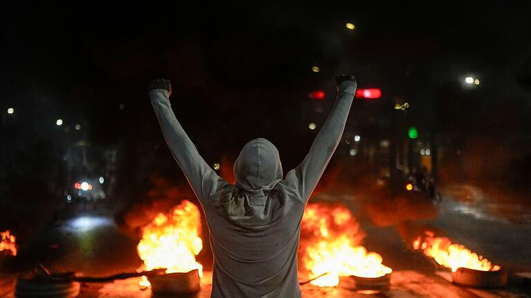 Nach der Präsidentenwahl in Venezuela       -  Nach der umstrittenen Präsidentenwahl in Venezuela gehen viele Menschen auf die Straße.