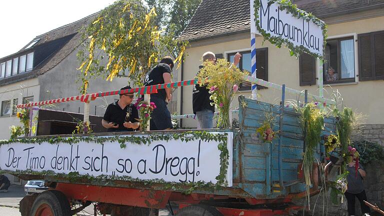 Der Maibaumklau der Buchbrunner war eines Hauptthemen auf der Repperndorfer Kirchweih.