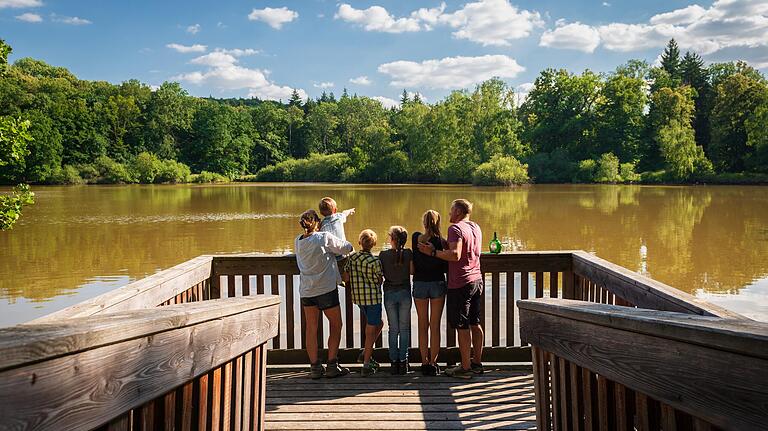 Der Wolfsee ist auch Station bei der TraumRunde Dornheim. Für Kinder ist der Naturerlebnisweg spannender – und kürzer. Der Wolfsee ist auch Station bei der TraumRunde Dornheim. Für Kinder ist der Naturerlebnisweg spannender – und kürzer.