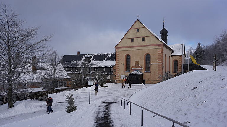 Der Kreuzberg ist als Wallfahrtsort und spirituelles Zentrum nicht nur Namensgeber, sondern wichtiger Baustein im Pastoralen Raum Am Kreuzberg. Der Kreuzberg ist als Wallfahrtsort und spirituelles Zentrum nicht nur Namensgeber, sondern wichtiger Baustein im Pastoralen Raum Am Kreuzberg.