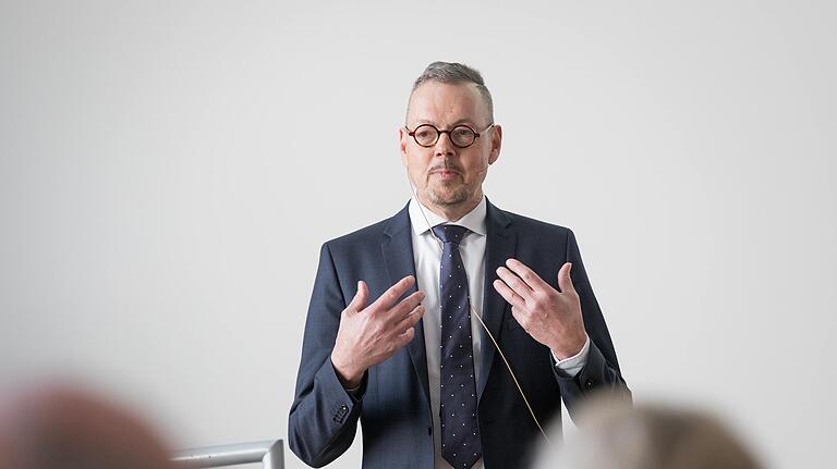 Der Würzburger Professor für Volkswirtschaftslehre Peter Bofinger gehörte viele Jahre zum Sachverständigenrat der fünf Wirtschaftsweisen.
