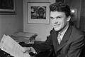 Tschechisch-franzˆsischer Schriftsteller Milan Kundera gestorben.jpeg       -  Der Schriftsteller Milan Kundera im Mai 1963. Er starb nun im Alter von 94 Jahren.