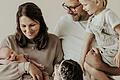 Babyfreuden so wie hier bei Christian und Lisa Voigt mit ihrem Neuankömmling Oskar sind etwas Schönes. Wir listen an dieser Stelle 13 neue Erdenbürger der vergangenen Wochen aus dem Landkreis Rhön-Grabfeld auf.