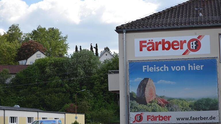 Im Schlachthof in der Bad Neustädter Gartenstraße arbeiten nach Angaben des Betreibers nur Fachkräfte aus der Region. Foto: Martina Harasim - Im Schlachthof in der Bad Neustädter Gartenstraße arbeiten nach Angaben des Betreibers nur Fachkräfte aus der Region. Foto: Martina Harasim Im Schlachthof in der Bad Neustädter Gartenstraße arbeiten nach Angaben des Betreibers nur Fachkräfte aus der Region. Foto: Martina Harasim - Im Schlachthof in der Bad Neustädter Gartenstraße arbeiten nach Angaben des Betreibers nur Fachkräfte aus der Region. Foto: Martina Harasim