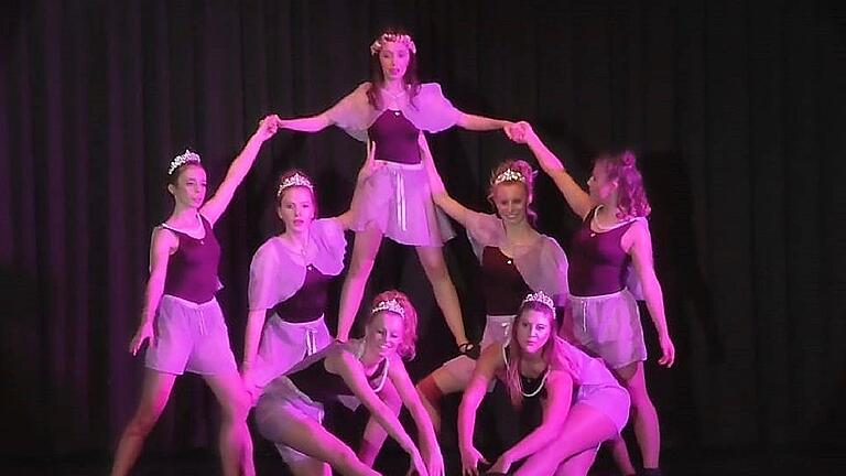 The Magical Moves, die Tanzgruppe des VfR Hermannsberg-Breitbrunn, präsentiert das Tanztheaterstück „Fairy Tales“ am Samstag, 26. Januar, in der Frauengrundhalle in Ebern. The Magical Moves, die Tanzgruppe des VfR Hermannsberg-Breitbrunn, präsentiert das Tanztheaterstück „Fairy Tales“ am Samstag, 26. Januar, in der Frauengrundhalle in Ebern.