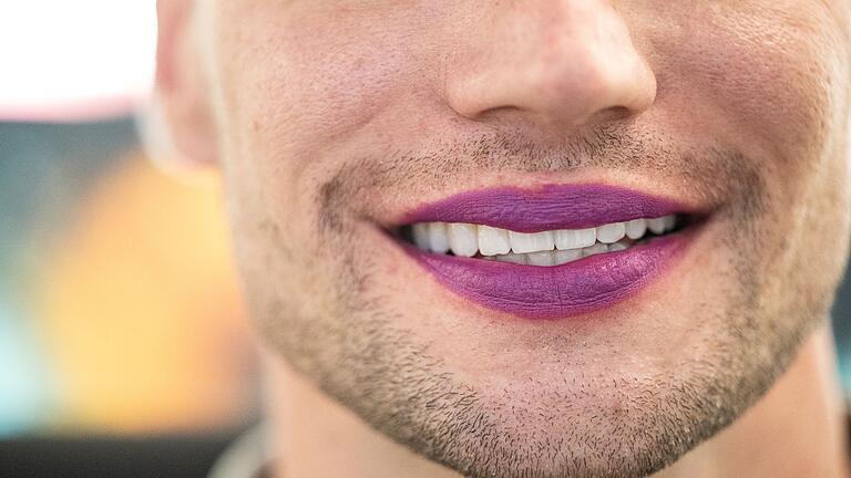 Lippenstift für Männer       -  Es muss nicht immer Rot sein.