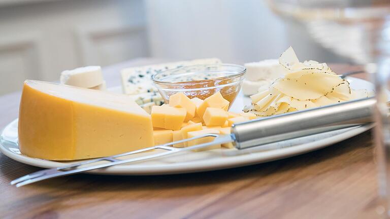 Das sind Schätze aus Milch, findet Landwirtschaftsministerin&nbsp; Michaela Kaniber. Und hat zur großen Käse-Schatzsuche aufgerufen.