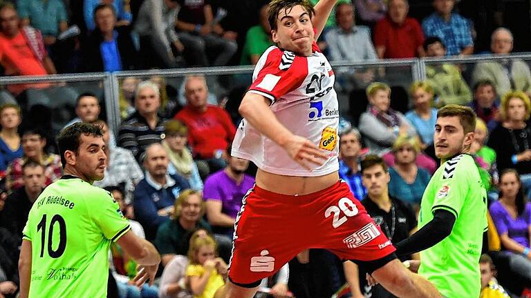 Wird ein Rimparer Wolf: Lukas Böhm (am Ball), hier im Trikot des HSC Bad Neustadt. Wird ein Rimparer Wolf: Lukas Böhm (am Ball), hier im Trikot des HSC Bad Neustadt.