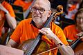 Reporter Mathias Wiedemann war mit seinem Cello beim Symphonic Mob in Bad Kissingen dabei: Wie spielt es sich unter einem Weltklasse-Dirigenten?
