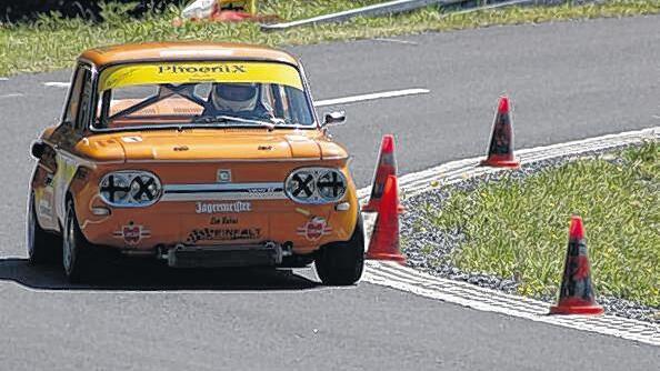 Klein, aber oho: Leonhard Rabus vom MSC Rhön in seinem orangenen NSU-TT.