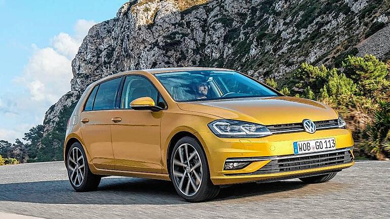 Der neue Volkswagen Golf       -  Außen dezent überarbeitet geht der Golf VII in die zweite Hälfte seines Lebenszyklus'.