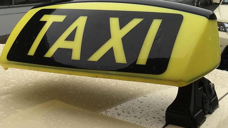 Laut einem Gutachten gibt es in der Taxibranche einige schwarze Schafe. Die loszuwerden versucht die Stadt jetzt über härtere Regeln bei der Wieder- und Neuerteilung der Konzession. Laut einem Gutachten gibt es in der Taxibranche einige schwarze Schafe. Die loszuwerden versucht die Stadt jetzt über härtere Regeln bei der Wieder- und Neuerteilung der Konzession.