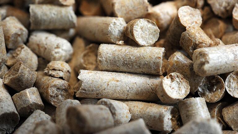 Gefährliches Kohlenmonoxid im Pelletlager: Durch Risse im Mauerwerk war das unsichtbare Gas in Wernfeld in Wohnräume und Schlafzimmer gelangt. Die 68-Bewohnerin war daraufhin an der Kohlenmonoxid-Vergiftung gestorben. (Symbolbild) Gefährliches Kohlenmonoxid im Pelletlager: Durch Risse im Mauerwerk war das unsichtbare Gas in Wernfeld in Wohnräume und Schlafzimmer gelangt. Die 68-Bewohnerin war daraufhin an der Kohlenmonoxid-Vergiftung gestorben. (Symbolbild)
