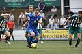 Julius Landeck (links) und Ronny Mangold (beide TSV Großbardorf) verfolgen&nbsp;Fabio Bozesan vom Würzburger FV. Die Hausherren blieben auch im fünften Heimspiel ohne Punkt: Die Gäste aus Rhön-Grabfeld gewannen auf der Sepp-Endres-Sportanlage mit 2:0.