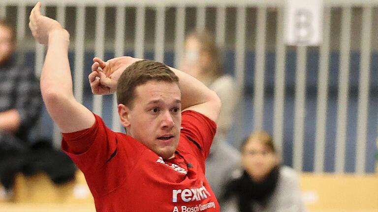 Fabian Zehnter vom Handball-Bayernligisten TSV Lohr zeigte beim jüngsten Auswärtssieg in Nürnberg eine starke Leistung. Am Samstag ist der TSV Allach zu Gast, gegen den der Rückraumspieler im Hinspiel die Rote Karte sah. Fabian Zehnter vom Handball-Bayernligisten TSV Lohr zeigte beim jüngsten Auswärtssieg in Nürnberg eine starke Leistung. Am Samstag ist der TSV Allach zu Gast, gegen den der Rückraumspieler im Hinspiel die Rote Karte sah.