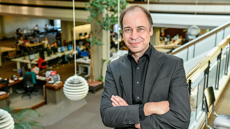 Hatte am Montag gute Nachrichten zu verkünden: Dr. Hans-Günter Schmidt, Direktor der Universitätsbibliothek Würzburg.&nbsp;