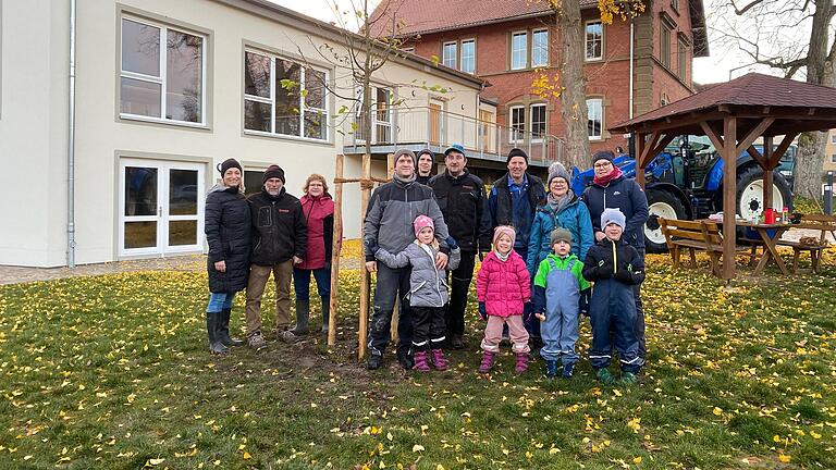 Die Bäume und Pflanzen sowie das Team freuen sich nun auf den Frühling. Die Bäume und Pflanzen sowie das Team freuen sich nun auf den Frühling.