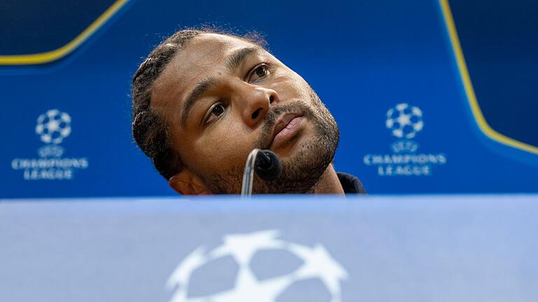 Vor dem Spiel Aston Villa - Bayern München       -  Gnabry freut sich auf Top-Atmosphäre.