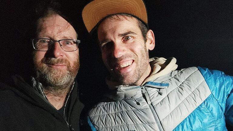 Christian Fenn (links) und André Dippacher haben die Polarlichter über Hammelburg am Donnerstagabend fotografisch festgehalten. Christian Fenn (links) und André Dippacher haben die Polarlichter über Hammelburg am Donnerstagabend fotografisch festgehalten.