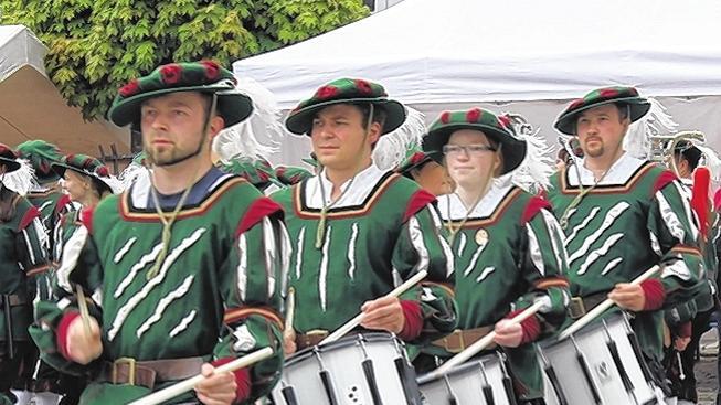 In Reih und Glied: der Fanfaren- und Spielmannszug Hofheim.