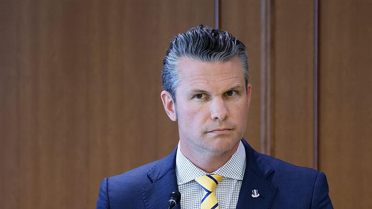 US-Verteidigungsminister Hegseth - Pete Hegseth sieht sich neuen Vorwürfen ausgesetzt. (Archivbild) US-Verteidigungsminister Hegseth - Pete Hegseth sieht sich neuen Vorwürfen ausgesetzt. (Archivbild)