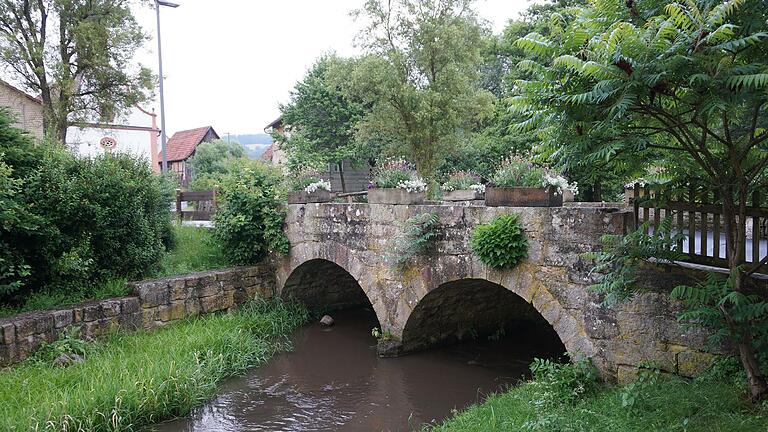 Die  Krechenbachbrücke in Eckarts soll saniert werden.       -  Die  Krechenbachbrücke in Eckarts soll saniert werden.