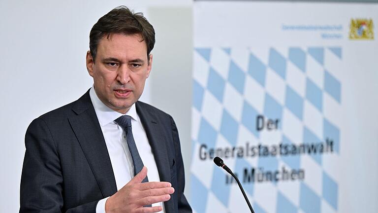 Bayern verstärkt Einsatz gegen Extremismus und Hasskriminalität.jpeg       -  Unter Druck wegen der Vorgänge in Gablingen: Bayerns Justizminister Georg Eisenreich.