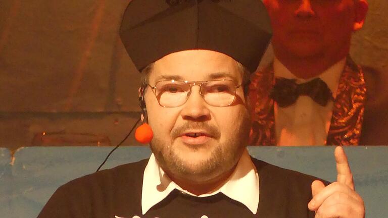 Mit dem Diakon nach Rom: Thomas Prapolinat las der Kirchenjugend die Leviten. Mit dem Diakon nach Rom: Thomas Prapolinat las der Kirchenjugend die Leviten.