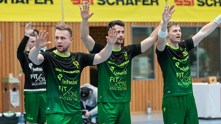 Winke, winke: Die Saison der 2. Handball-Bundesliga ist für die Rimparer Wölfe nun endgültig vorbei.&nbsp;