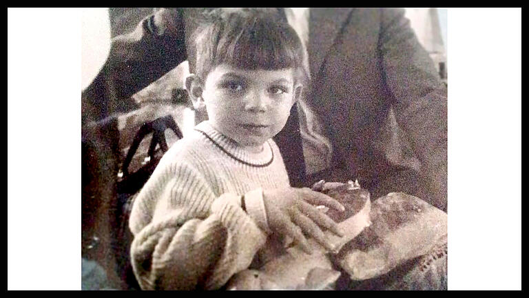 Im Fotoalbum der Familie Beck aus Fulda erinnert dieses Bild an den kleinen Kai Uwe. Als er acht Jahre alt war, traf er seinen Mörder. Seine Familie hat das schreckliche Verbrechen seit 46 Jahren nicht verarbeitet.&nbsp;