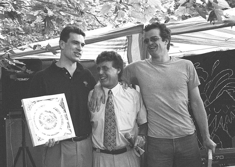 Ehrung zum Karriereende 1999: Michael Ilgner (links) zusammen mit dem damaligen SV-05-Vorsitzenden Peter Lurz (Mitte) und Teamkollege Jürgen Helmschrott. Ehrung zum Karriereende 1999: Michael Ilgner (links) zusammen mit dem damaligen SV-05-Vorsitzenden Peter Lurz (Mitte) und Teamkollege Jürgen Helmschrott.