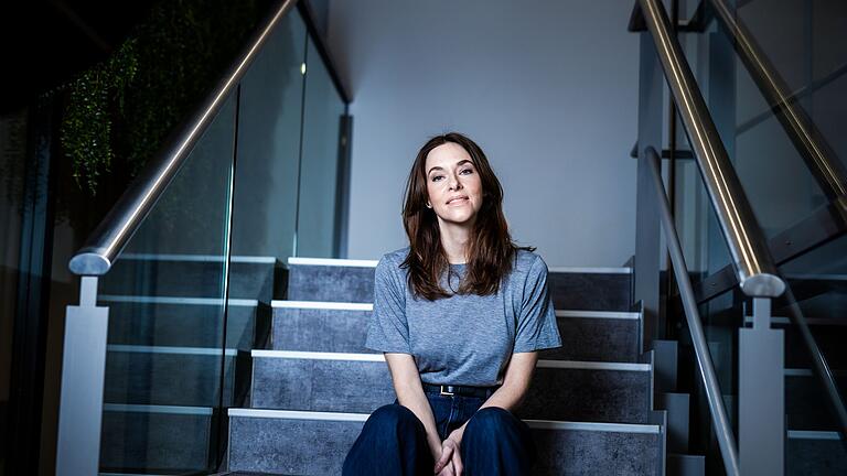 Schauspielerin Kim Riedle       -  &bdquo;Jetzt plötzlich, durch die Emmy-Preisverleihung, sind überall sehr viel Bilder von mir in der Welt.&rdquo;
