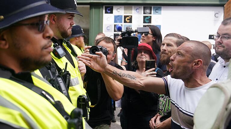 Nach Bluttat in Southport - Nottingham       -  In vielen Städten gab es antimuslimische Kundgebungen.