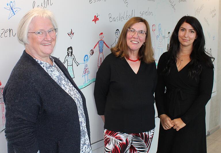 Gemeinsam für eine lebendige und kreative OGS (von links): Astrid Glos, Hanne Weydt und ihre Nachfolgerin Sarah Shokouhi. Gemeinsam für eine lebendige und kreative OGS (von links): Astrid Glos, Hanne Weydt und ihre Nachfolgerin Sarah Shokouhi.