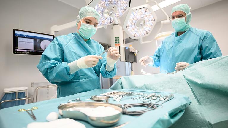 Durchschnittlich zwölfmal am Tag findet in der Kitzinger Klinik eine Operation statt. Durchschnittlich zwölfmal am Tag findet in der Kitzinger Klinik eine Operation statt.