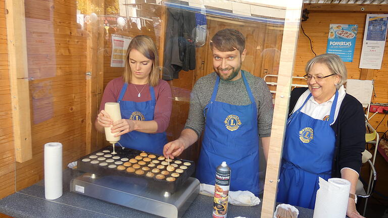 Der Lions Club Haßberge bot an seinem Stand leckere Poffertjes an. Der Lions Club Haßberge bot an seinem Stand leckere Poffertjes an.