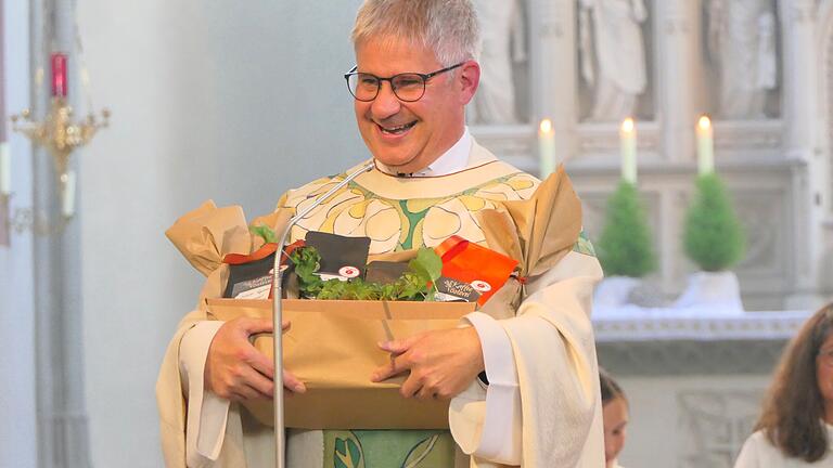 Mit einem Gottesdienst in der Ritterkapelle und anschließender Feier im Pfarrheim wurde am Sonntag der Haßfurter Stadtpfarrer Stephan Eschenbacher verabschiedet.