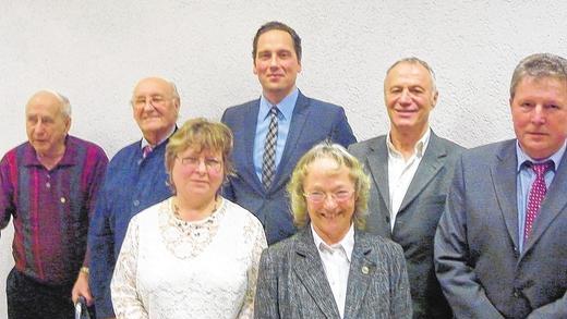Mitgliederehrung beim Lohrer VdK: (von links) Franz Günkel, Theo Hein, Ingrid Olschewski, Bürgermeister Mario Paul, Christine Handel, Franz Wolf und Egid Baus Mitgliederehrung beim Lohrer VdK: (von links) Franz Günkel, Theo Hein, Ingrid Olschewski, Bürgermeister Mario Paul, Christine Handel, Franz Wolf und Egid Baus