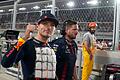 Max Verstappen in der Hitze von Katar 2023       -  Max Verstappen trägt vor dem Rennen in Katar im vergangenen Jahr eine Kühlweste.