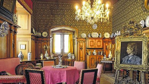 Einblicke: So lebte der ländliche Adel, zu sehen in der Originalausstattung der Räume im Graf-Luxburg-Museum. Einblicke: So lebte der ländliche Adel, zu sehen in der Originalausstattung der Räume im Graf-Luxburg-Museum.
