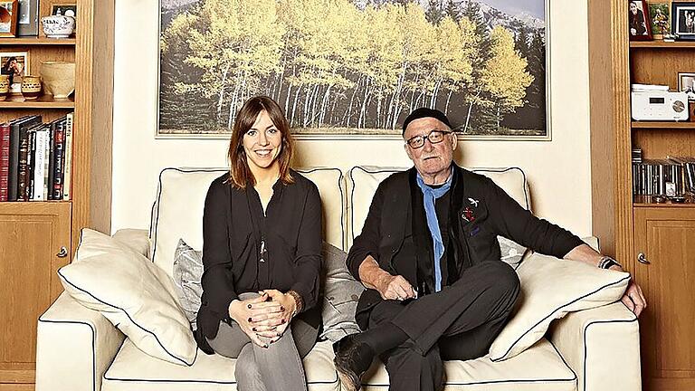 Geißendörfer Lindenstraß?e       -  Tochter, Vater, Team: Hana und Hans W. Geißendörfer sind Geschäftsführer und Produzenten des Unternehmens Geißendörfer Film- und Fernsehproduktion. Bekanntestes Produkt ist die &bdquo;Lindenstraße&ldquo;.