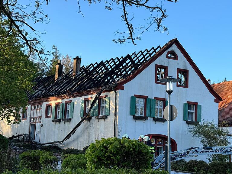 Nach dem Brand: Das Wohngebäude der Weißen Mühle in Estenfeld. Nach dem Brand: Das Wohngebäude der Weißen Mühle in Estenfeld.