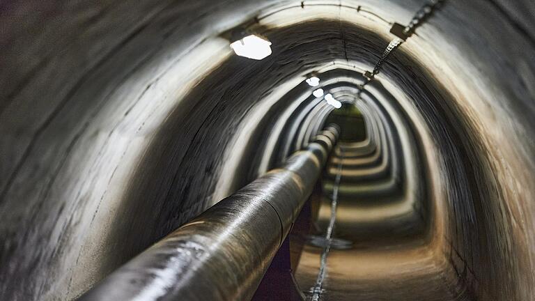 Die technischen Anlagen in und unter dem Stausee sind von Mikroorganismen befallen und müssen erneuert werden. Deshalb wird das Wasser des Ellertshäuser Sees abgelassen.