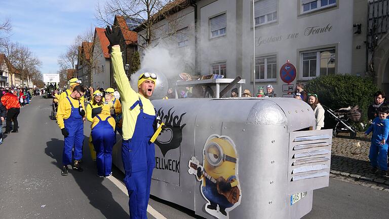 Die 'Minions' hatten auf ihrem Gefährt sogar eine Bonbonkanone installiert. Die 'Minions' hatten auf ihrem Gefährt sogar eine Bonbonkanone installiert.