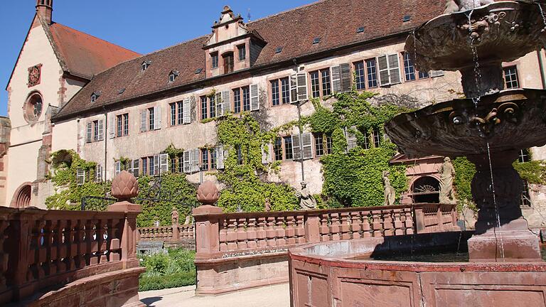 Zur Zukunft der Klosteranlage Bronnbach - hier der Prälatenbau - hat sich jetzt der Main-Tauber-Kreis geäußert.